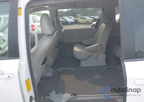 2014 Toyota Sienna Xle V6 8 Passenger из США, поврежденный, VIN 5TDYK3DC9ES410514